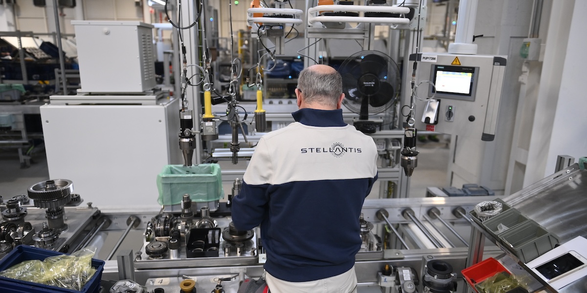 Stellantis riduce la produzione e chiude stabilimenti in Europa, incluso Pomigliano