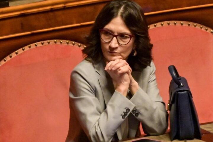 Stop all’anonimato in rete: le forze politiche chiedono misure contro i siti sessisti