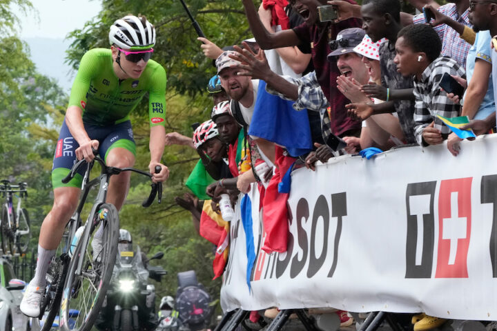Tadej Pogačar vince la prova in linea Under 23 ai Mondiali di ciclismo in Ruanda