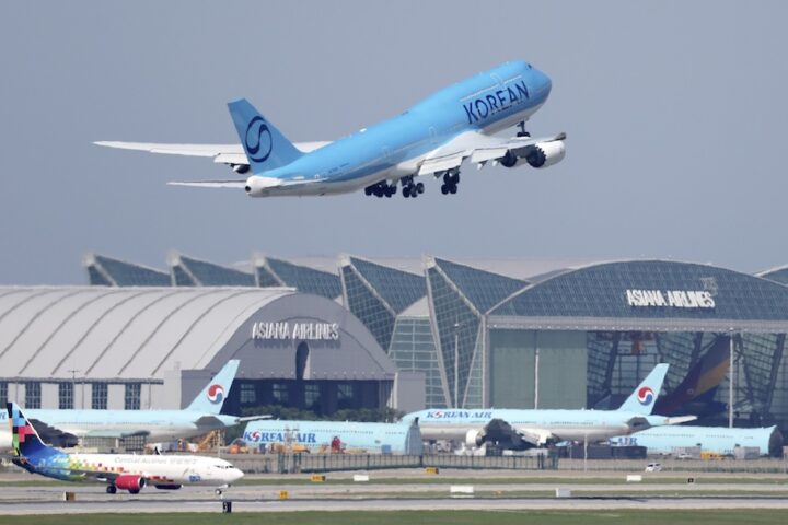 Tornano in Corea del Sud oltre 300 lavoratori Hyundai arrestati negli Stati Uniti