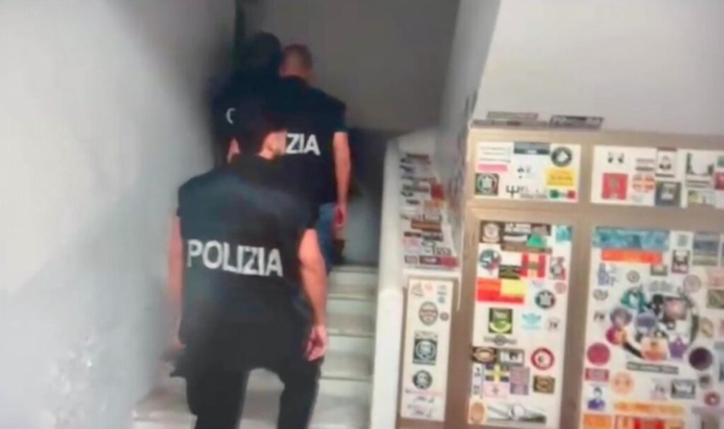 Tre dirigenti di Forza Nuova arrestati a Catanzaro per aggressione a uomo marocchino