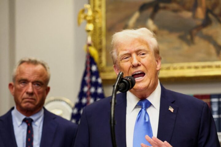 Trump avverte le donne in gravidanza: «Evitare il paracetamolo, rischio autismo»