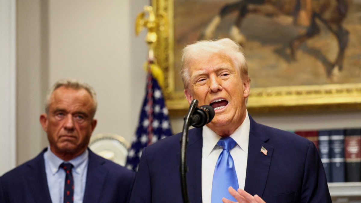 Trump avverte le donne in gravidanza: «Evitare il paracetamolo, rischio autismo»