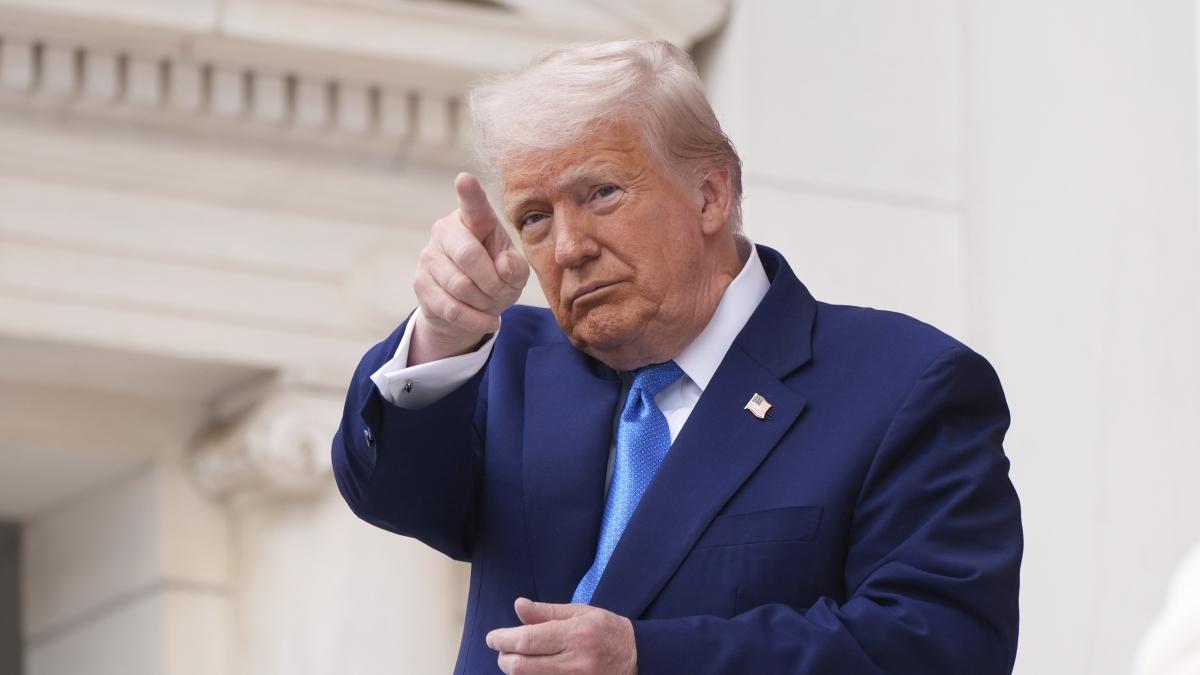Trump avverte l'Europa: stop alle importazioni di petrolio russo e tagli ai fondi militari per i Paesi confinanti con la Russia