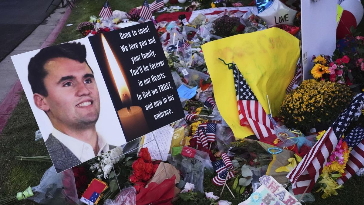 Tyler Robinson non confessa l'omicidio di Charlie Kirk: rinvenuto il suo Dna sulla scena del delitto