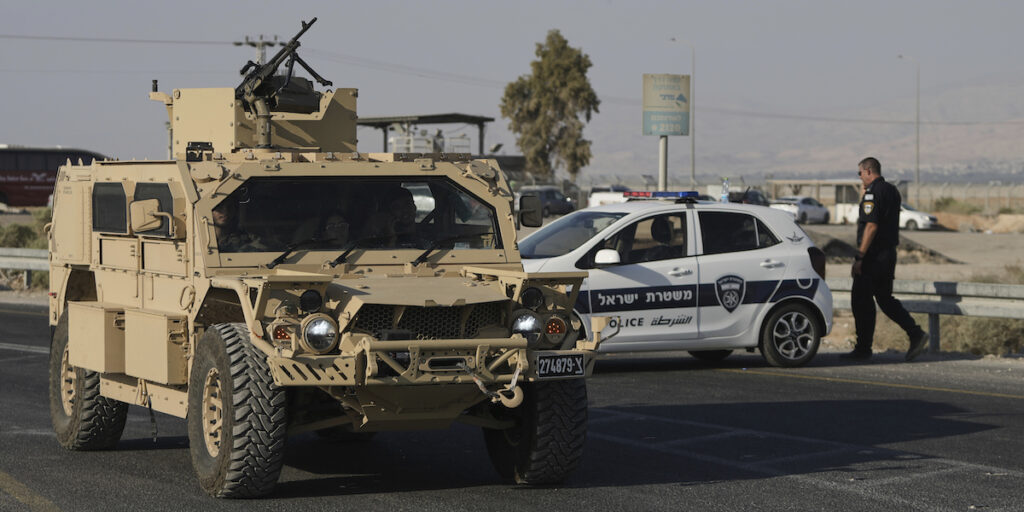 Un camionista di aiuti umanitari uccide due israeliani al confine tra Giordania e Cisgiordania