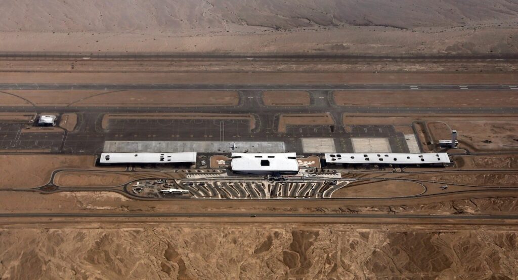 Un drone degli Houthi attacca l'aeroporto di Ramon in Israele, due feriti e danni limitati