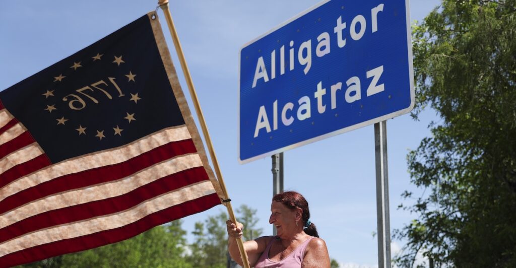 Un tribunale d'appello americano sospende chiusura del carcere per immigrati irregolari "Alligator Alcatraz"