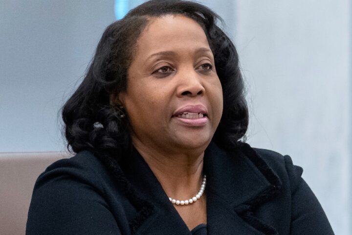 Un tribunale statunitense blocca il licenziamento della consigliera della Federal Reserve Lisa Cook