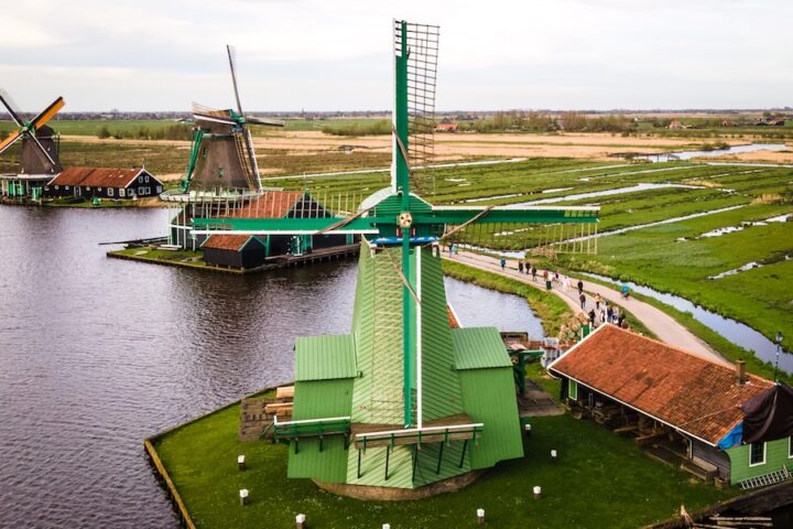 Zaanse Schans introdurrà un biglietto d'ingresso di 17,50 euro dal 2026 per gestire il sovraffollamento
