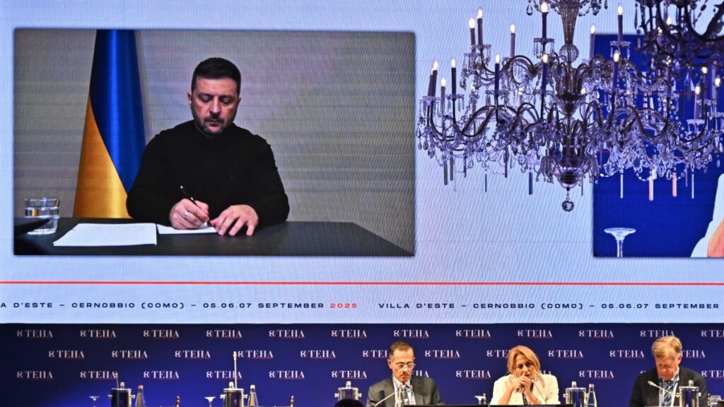 Zelensky al Forum di Cernobbio: «Putin non intende fermare la guerra»