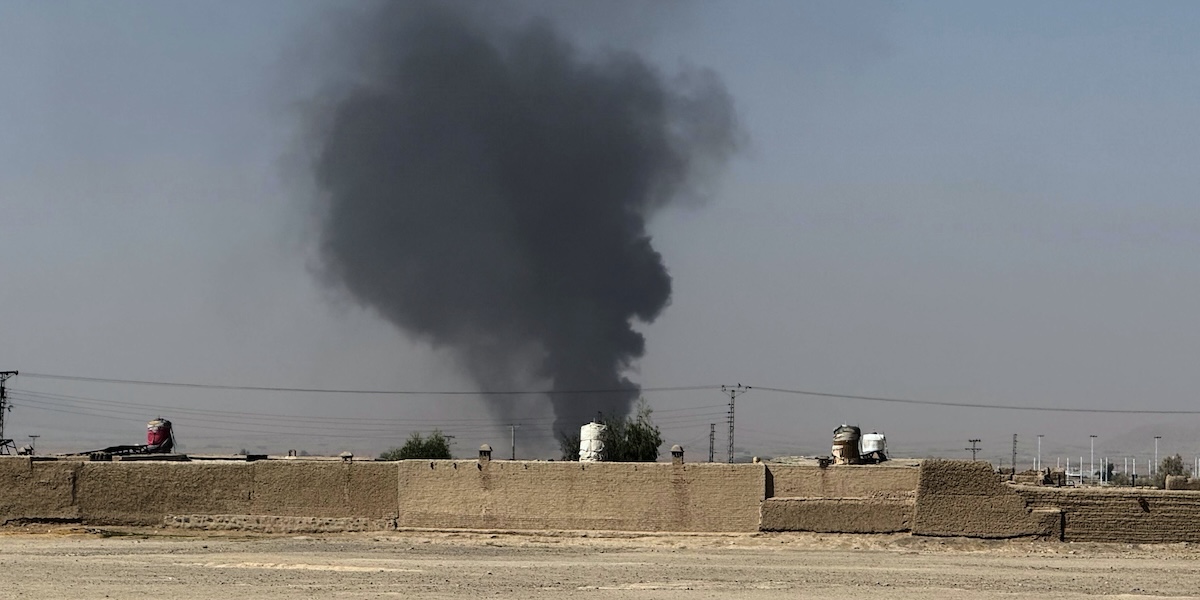 Afghanistan e Pakistan dichiarano un cessate il fuoco di 48 ore dopo scontri mortali al confine