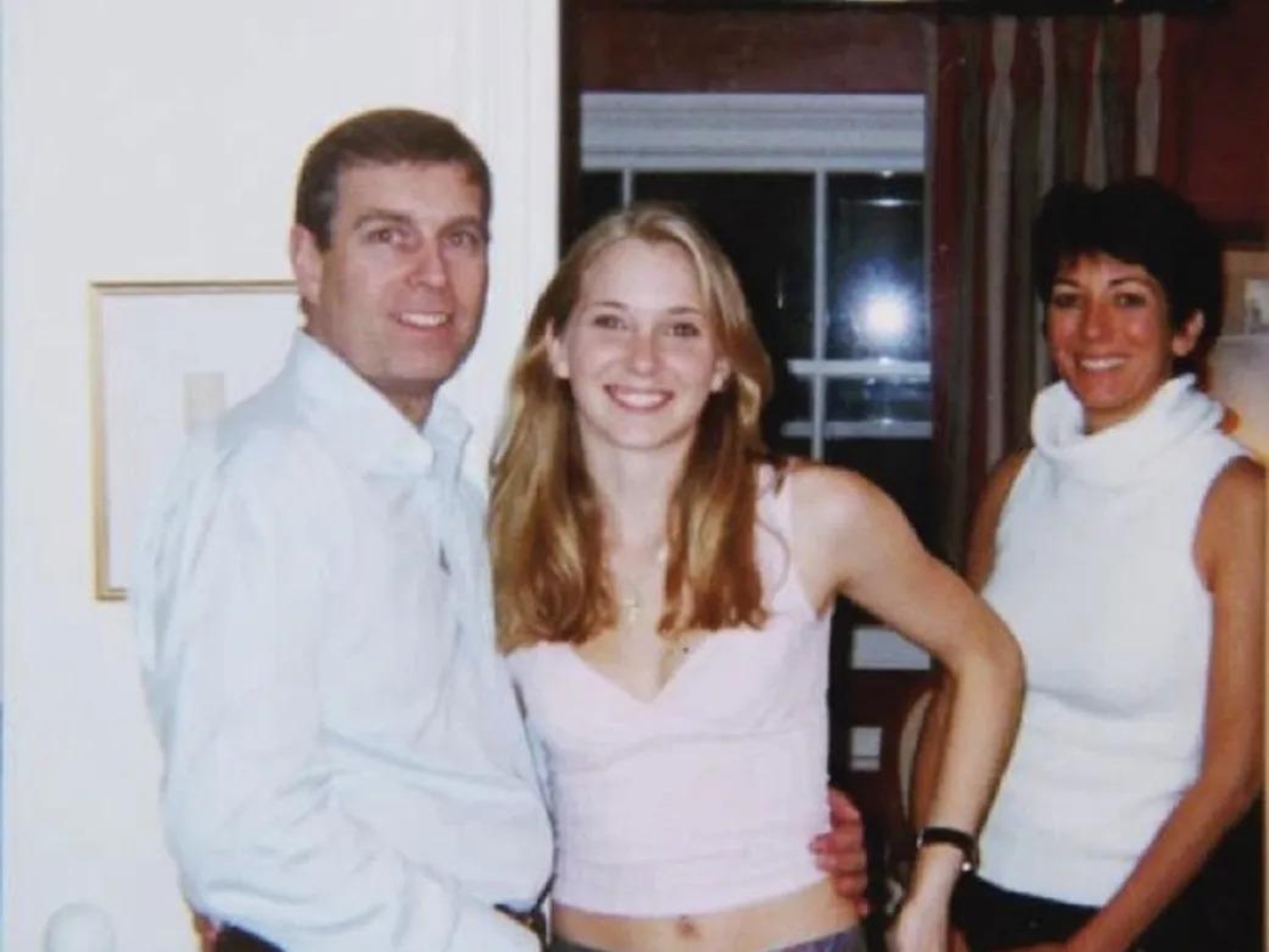 Andrea Windsor rinuncia ai titoli nobiliari dopo le accuse di Virginia Giuffre