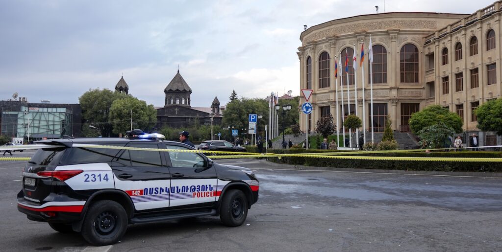Arrestato il sindaco di Gyumri, Vardan Ghukasyan, con accuse di corruzione in un clima politico teso