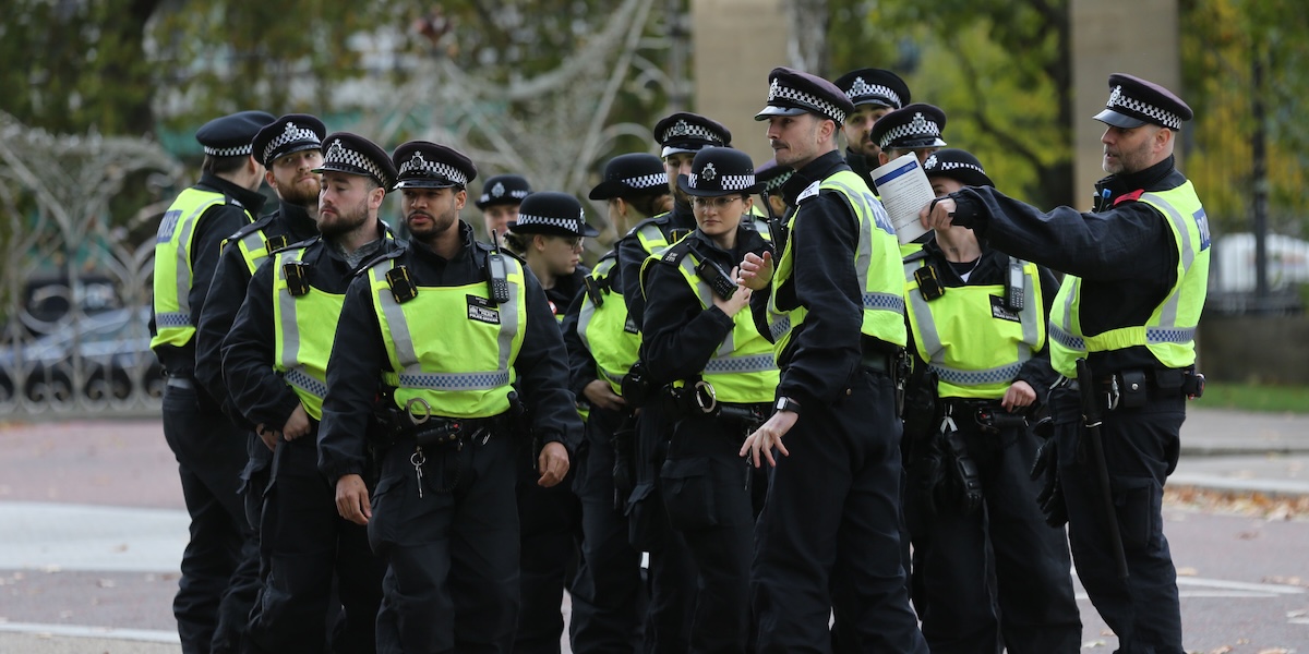 Arrestato l'uomo migrante rilasciato per errore nel Regno Unito, era condannato per molestie