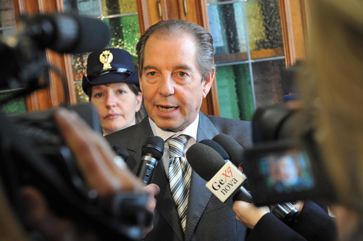 Arresto dell'ex prefetto Piritore per depistaggio nell'omicidio di Piersanti Mattarella