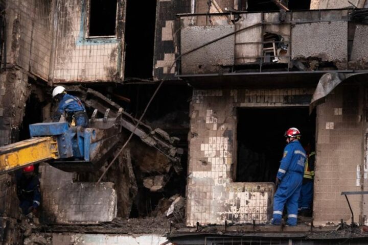 Attacco di droni di Kiev su Mosca, chiusi due aeroporti per motivi di sicurezza