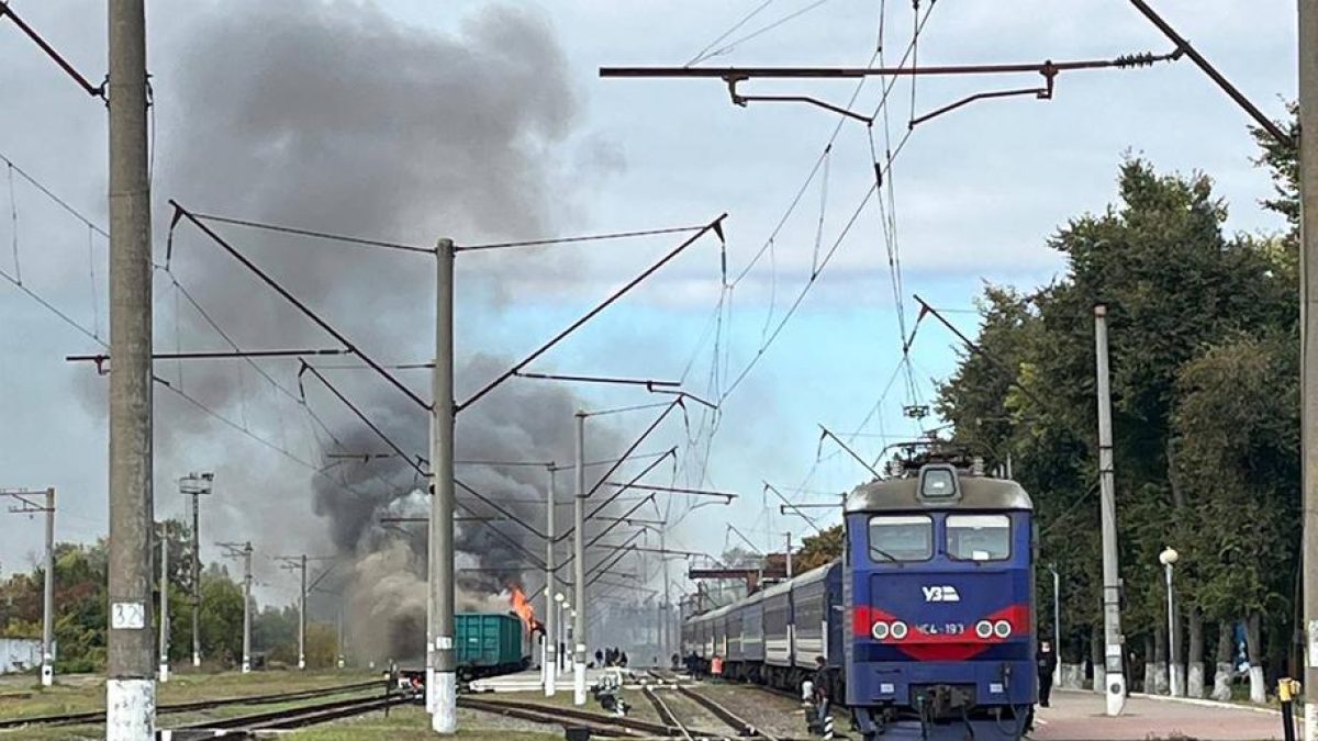 Attacco russo alla stazione ferroviaria di Shostka: un morto e 30 feriti