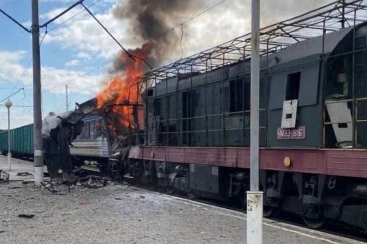 Attacco russo colpisce stazione ferroviaria ucraina, oltre 30 feriti