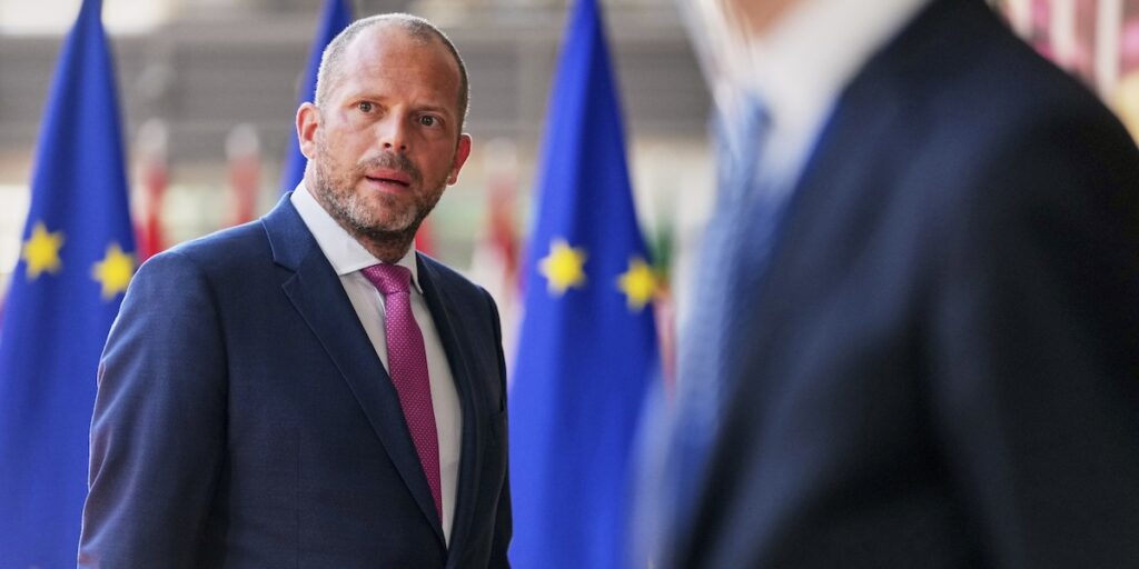 Avvistati 15 droni sopra la base militare di Elsenborn in Belgio, indagini in corso