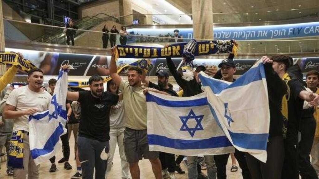 Birmingham bandisce i tifosi del Maccabi Tel Aviv: polemica per il rischio di antisemitismo e violenza
