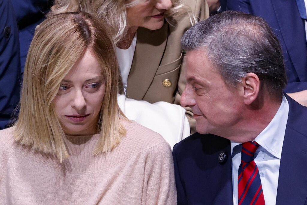 Calenda chiede a Crosetto di spiegare il piano di difesa in Parlamento e avverte Meloni sulle relazioni con Trump