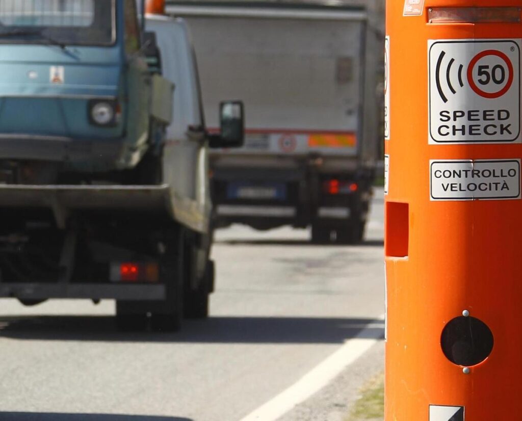 Cassazione: condanna per l'uso di autovelox non omologati mentre Salvini mappa gli strumenti in Italia
