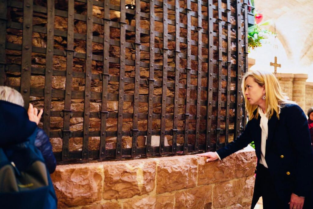 Celebrazioni per San Francesco ad Assisi, Meloni: simbolo di pace e dialogo