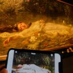 Centinaia di fan di Taylor Swift affollano il museo d'arte di Wiesbaden per l'opera di Friedrich Heyser