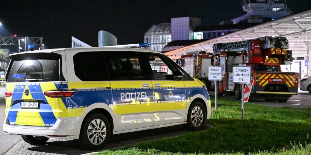 Chiusura temporanea dell'aeroporto di Monaco di Baviera dopo l'avvistamento di droni non identificati