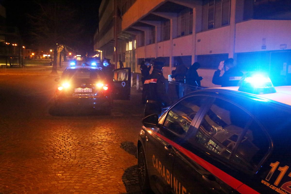 Collegno, uomo di 39 anni accoltellato a morte da killer incappucciato