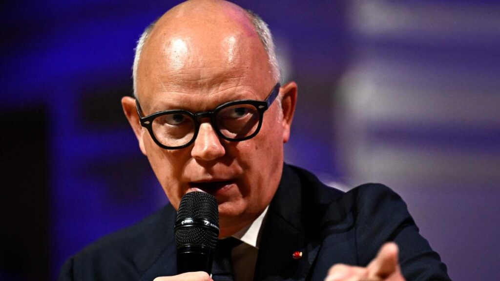 Édouard Philippe da premier a sfidante di Macron: le recenti dichiarazioni sul futuro politico della Francia