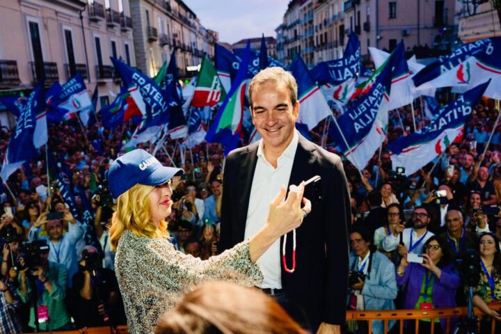 Elezioni regionali in Calabria: sfida tra Occhiuto e Tridico con il centrodestra che punta su Cirielli, Stefani e Lobuono