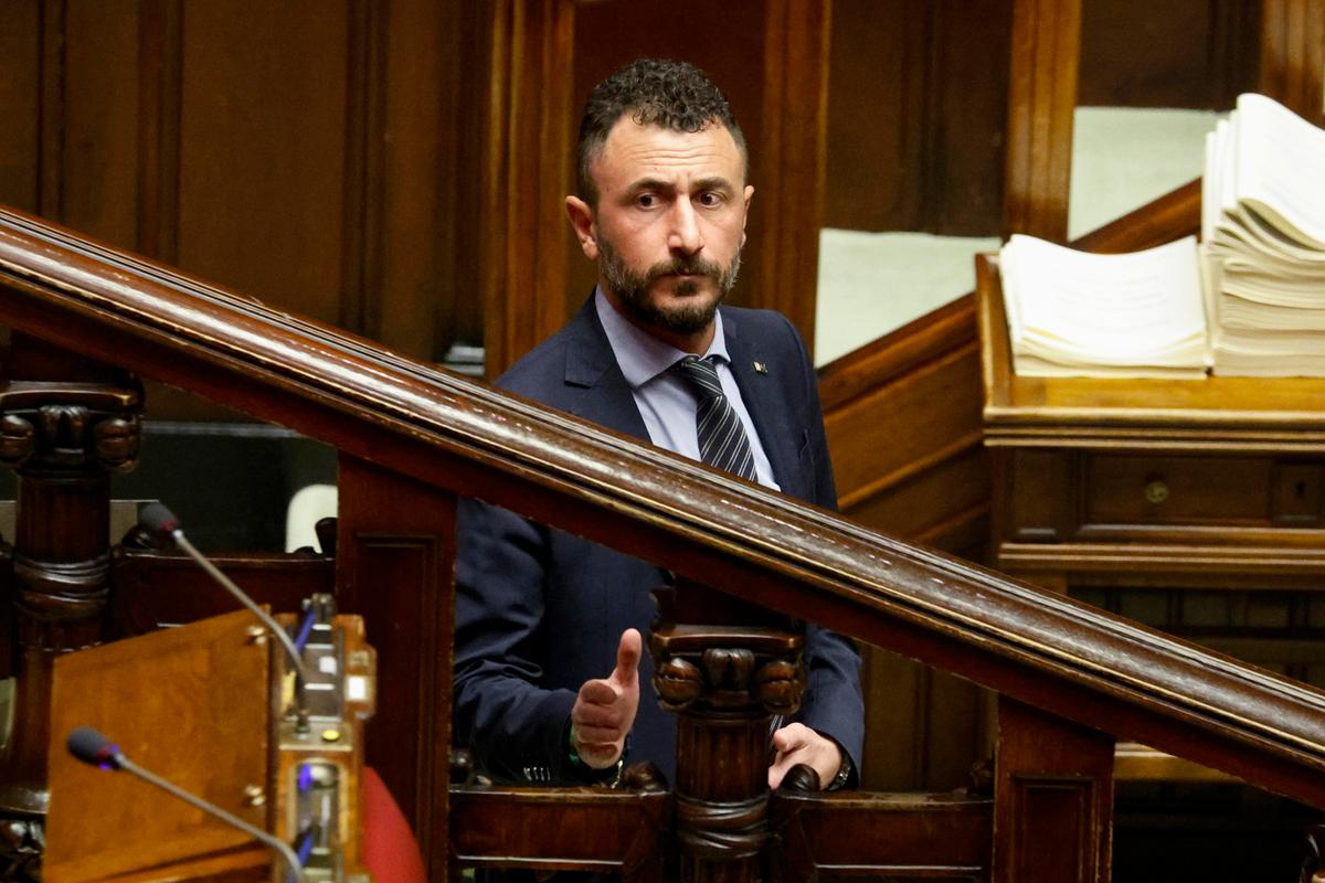 Emanuele Pozzolo condannato a un anno e tre mesi per porto abusivo di arma da collezione