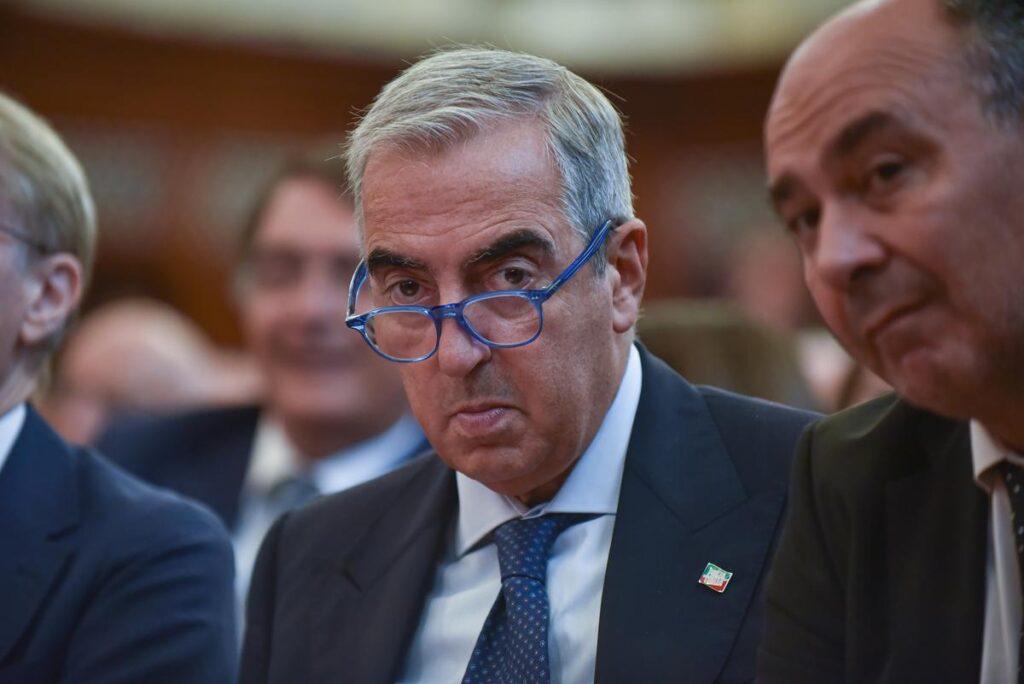 Gasparri: “Statua di Papa Wojtyla imbrattata dai pro-Palestina, Landini è responsabile”