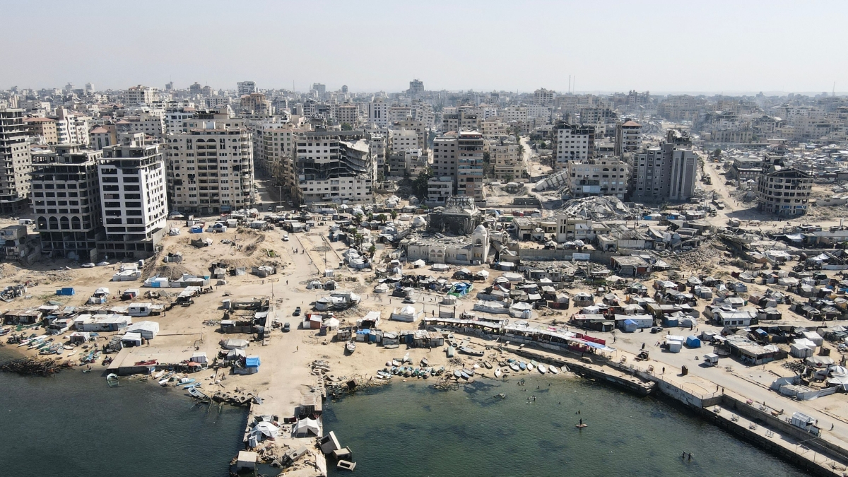 Gaza, distribuiti 944mila pasti in un giorno dall'Onu mentre Hamas consegna corpi di ostaggi israeliani