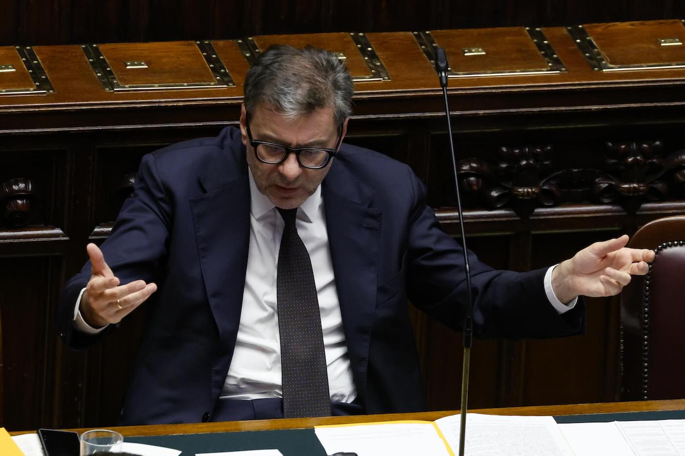 Giancarlo Giorgetti presenta tagli ai ministeri: il governo in conflitto su spesa pubblica