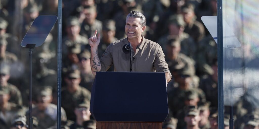 Gli Stati Uniti attaccano quattro imbarcazioni di narcotrafficanti, 14 morti nell'operazione