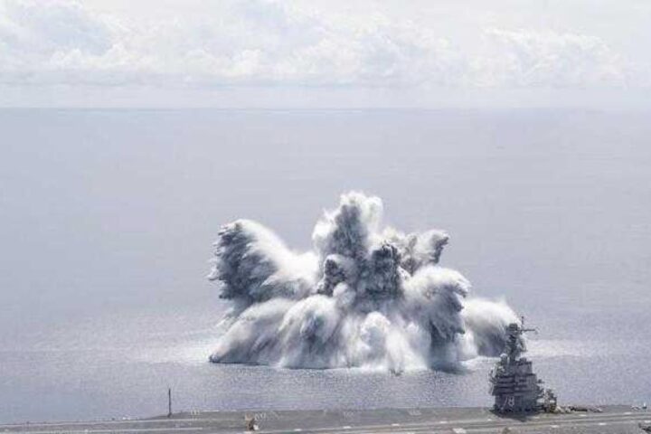 Gli Stati Uniti dispiegano il più grande gruppo navale di sempre di fronte al Venezuela