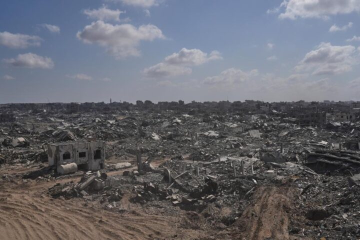 Hamas annuncia inizio liberazione ostaggi israeliani da lunedì in vista vertice pace in Egitto