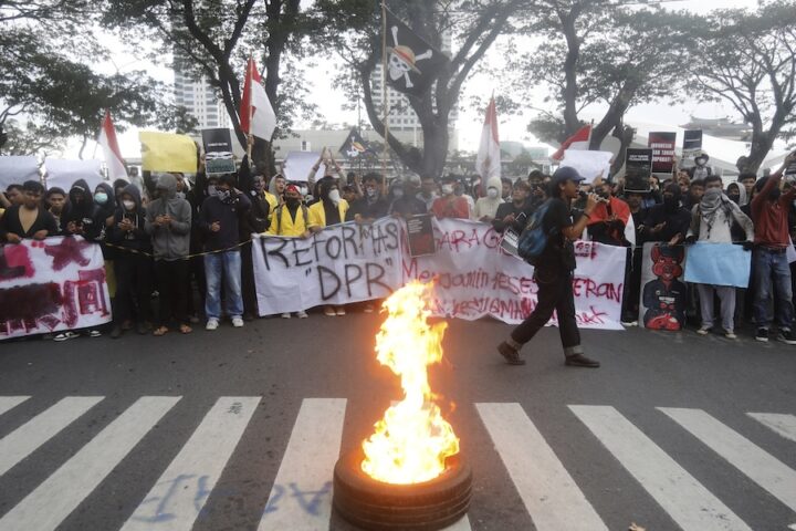 I parlamentari indonesiani ottengono un aumento nonostante le proteste di agosto