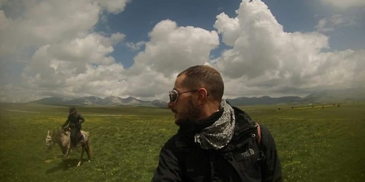 Il fotografo francese Antoni Lallican ucciso da un drone nel Donbass, Ucraina