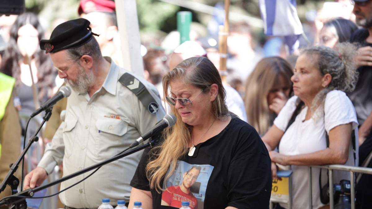 Il funerale di Tamir Nimrodi, soldato rapito da Hamas e tornato a casa dopo 741 giorni