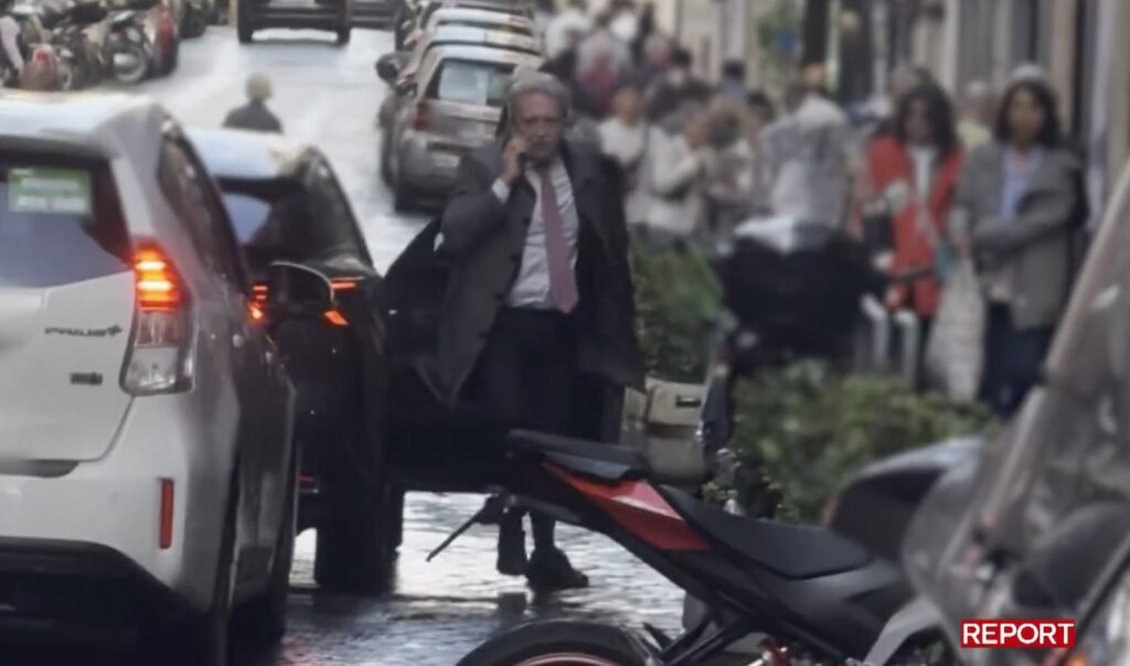 Il Garante per la privacy in visita alla sede di FdI il giorno prima della multa a Report