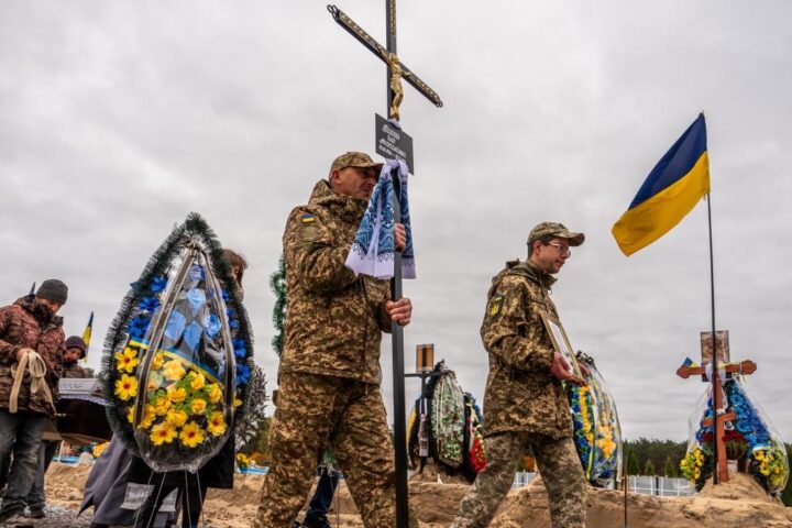 Il governo britannico autorizza le forze armate a abbattere droni sopra le basi militari