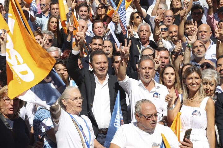 Il governo di centrodestra in Portogallo approva restrizioni alla cittadinanza con il supporto di Chega!