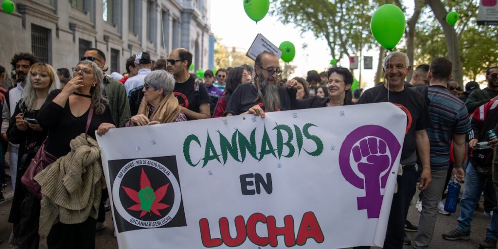 Il governo spagnolo approva l'uso della cannabis per scopi terapeutici in ospedali