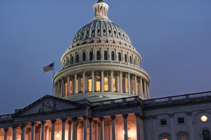 Il governo statunitense avvia lo shutdown dopo il fallito accordo sul bilancio