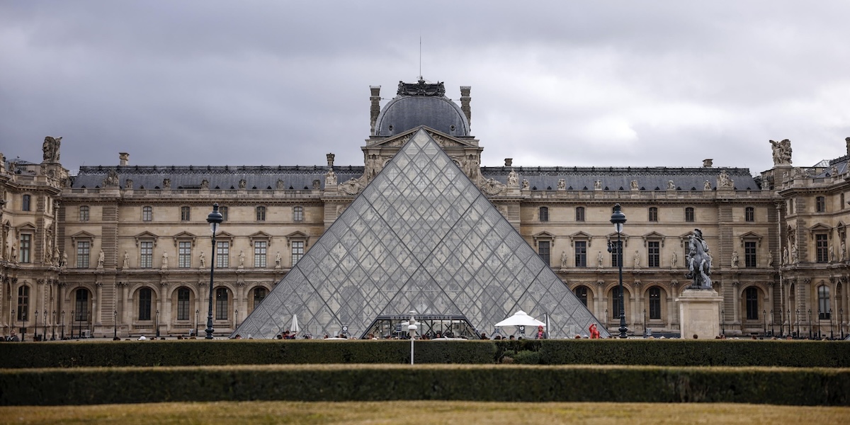 Il Louvre stima il valore dei gioielli rubati in 88 milioni di euro