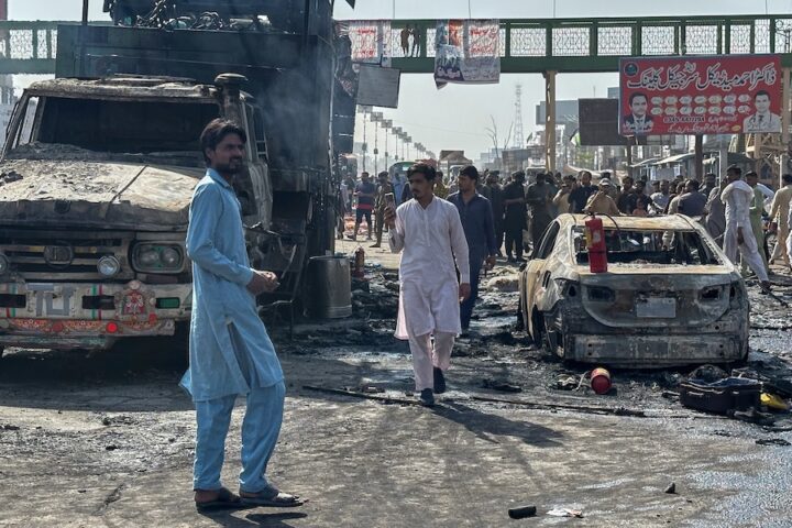 Il Pakistan bandisce il partito islamista Tehreek-e-Labbaik Pakistan per violenze e proteste